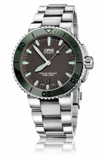 Aquis Date 43 Stainless Steel / Grey / Bracelet